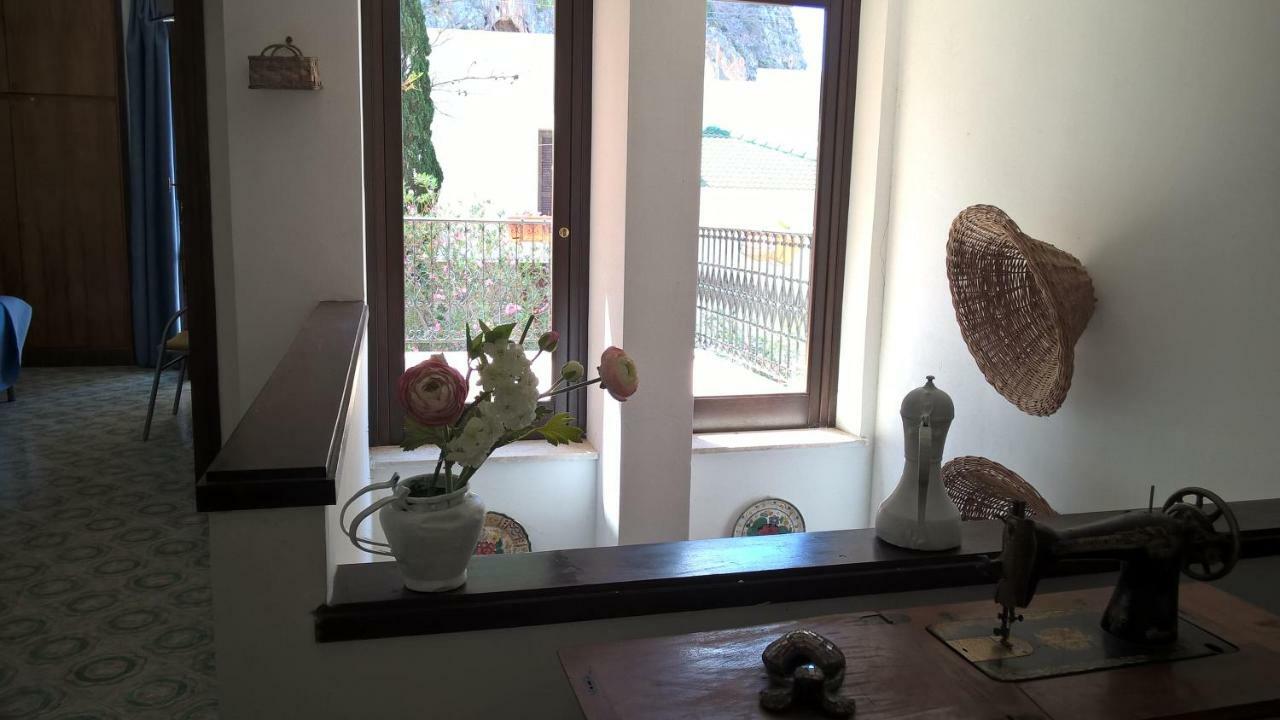 B&B Villa Il Carrubo 산비토로카포 외부 사진