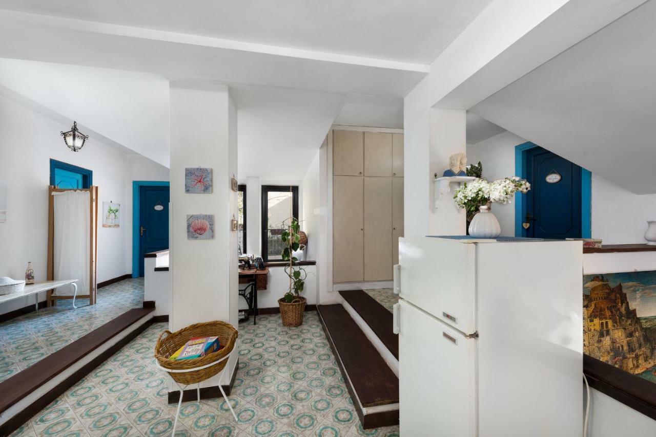 B&B Villa Il Carrubo 산비토로카포 외부 사진