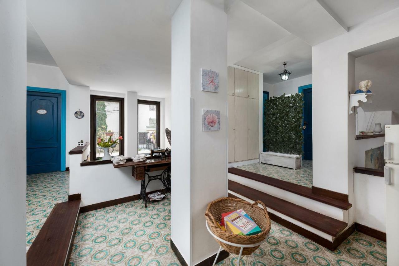 B&B Villa Il Carrubo 산비토로카포 외부 사진