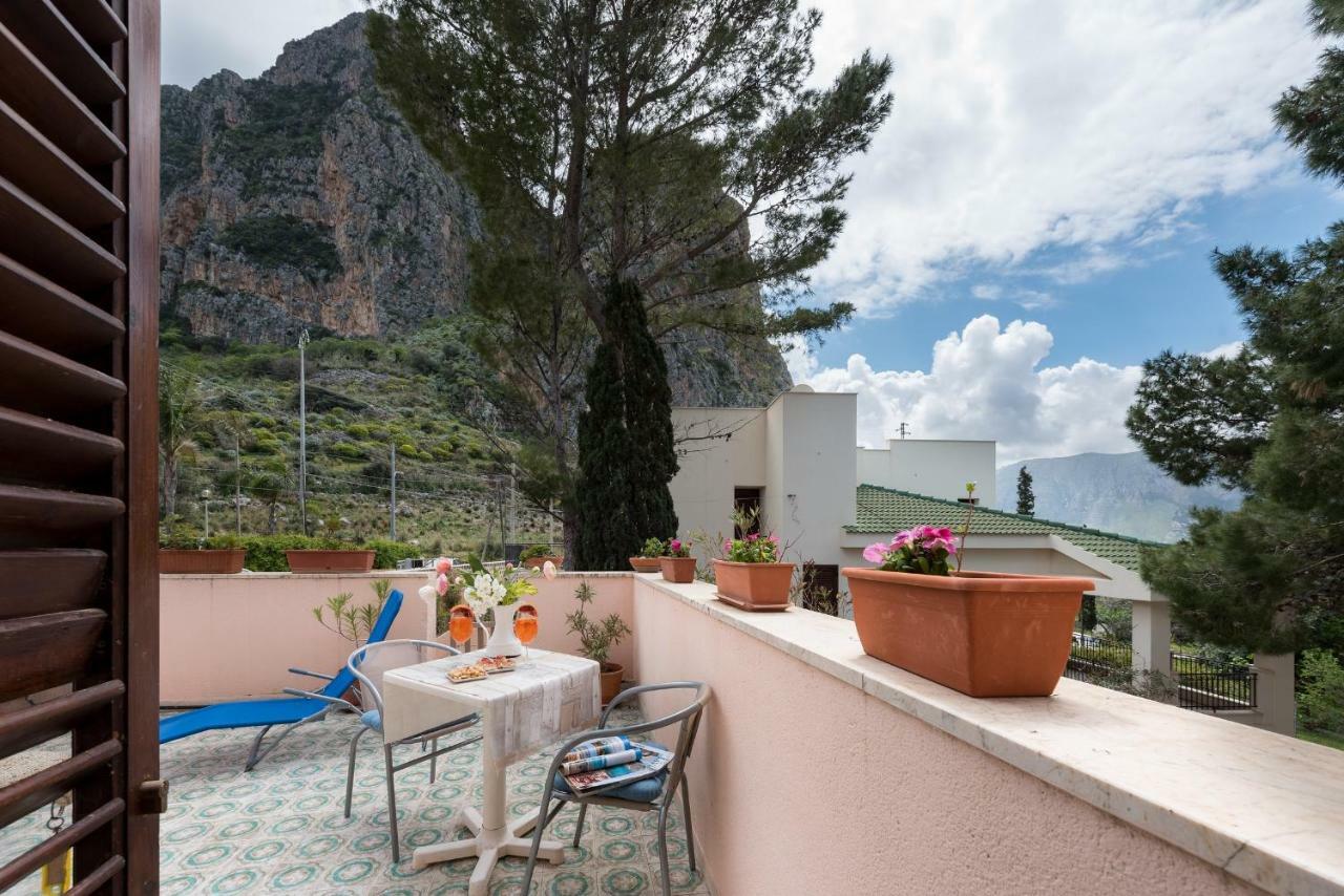 B&B Villa Il Carrubo 산비토로카포 외부 사진