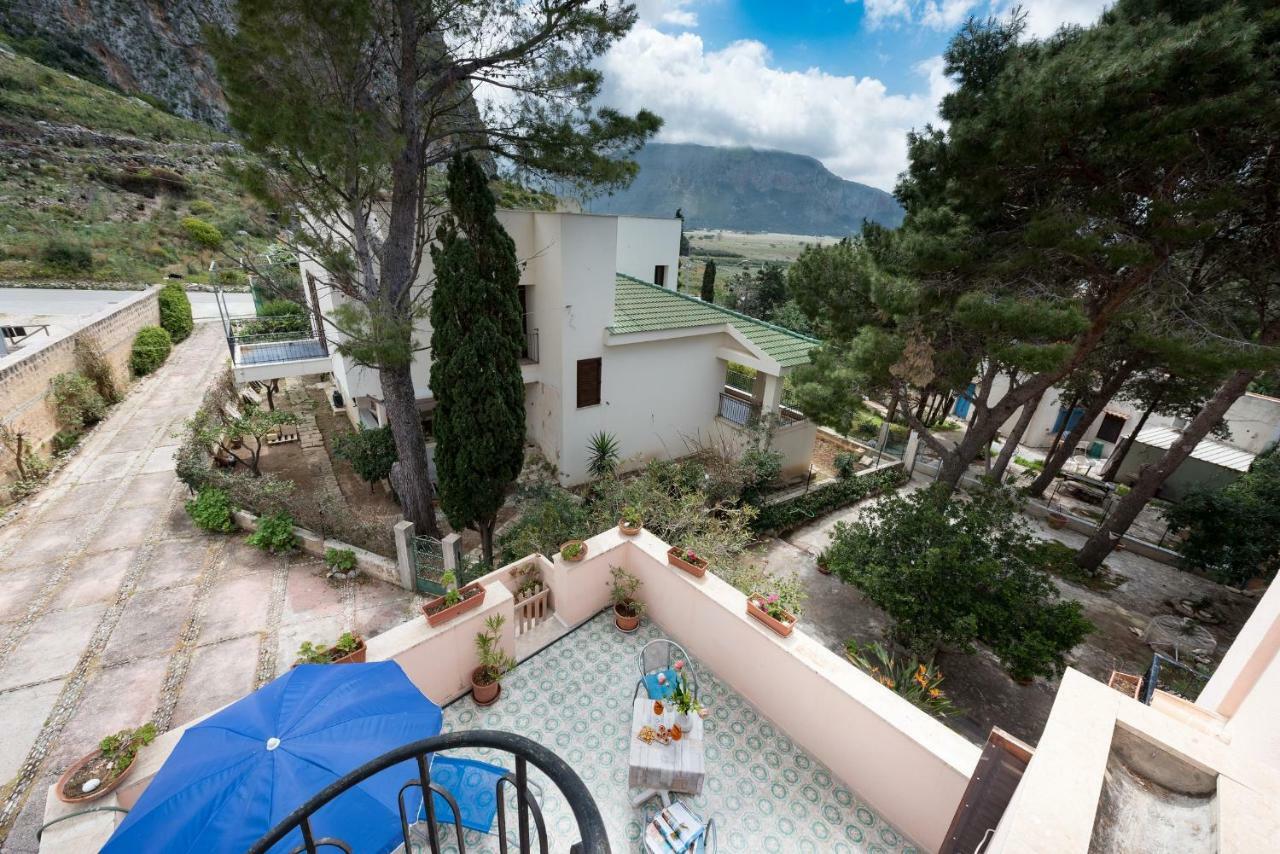 B&B Villa Il Carrubo 산비토로카포 외부 사진