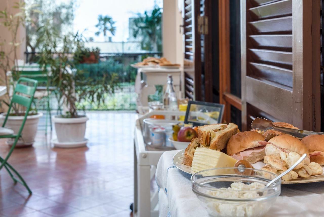 B&B Villa Il Carrubo 산비토로카포 외부 사진