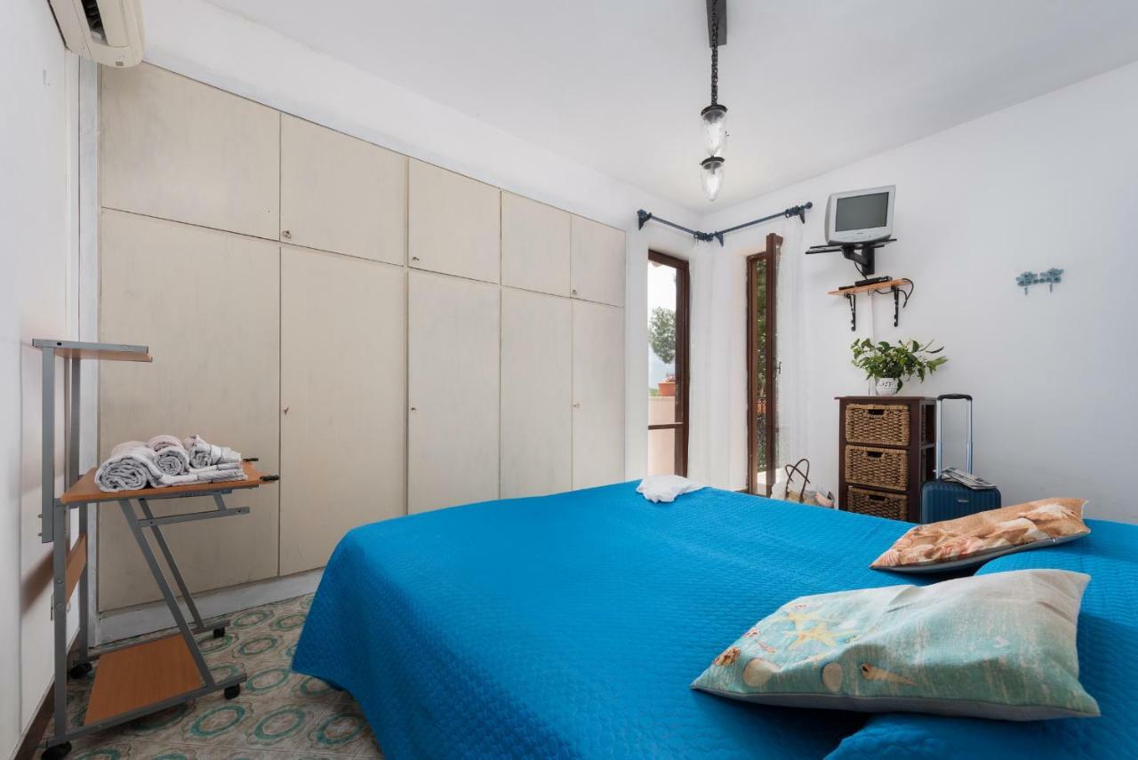 B&B Villa Il Carrubo 산비토로카포 외부 사진