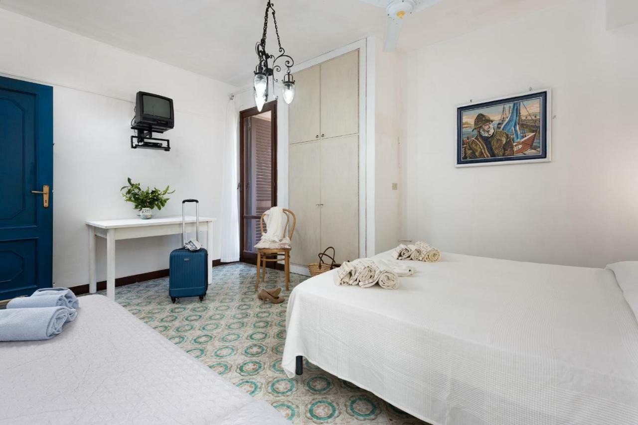 B&B Villa Il Carrubo 산비토로카포 외부 사진