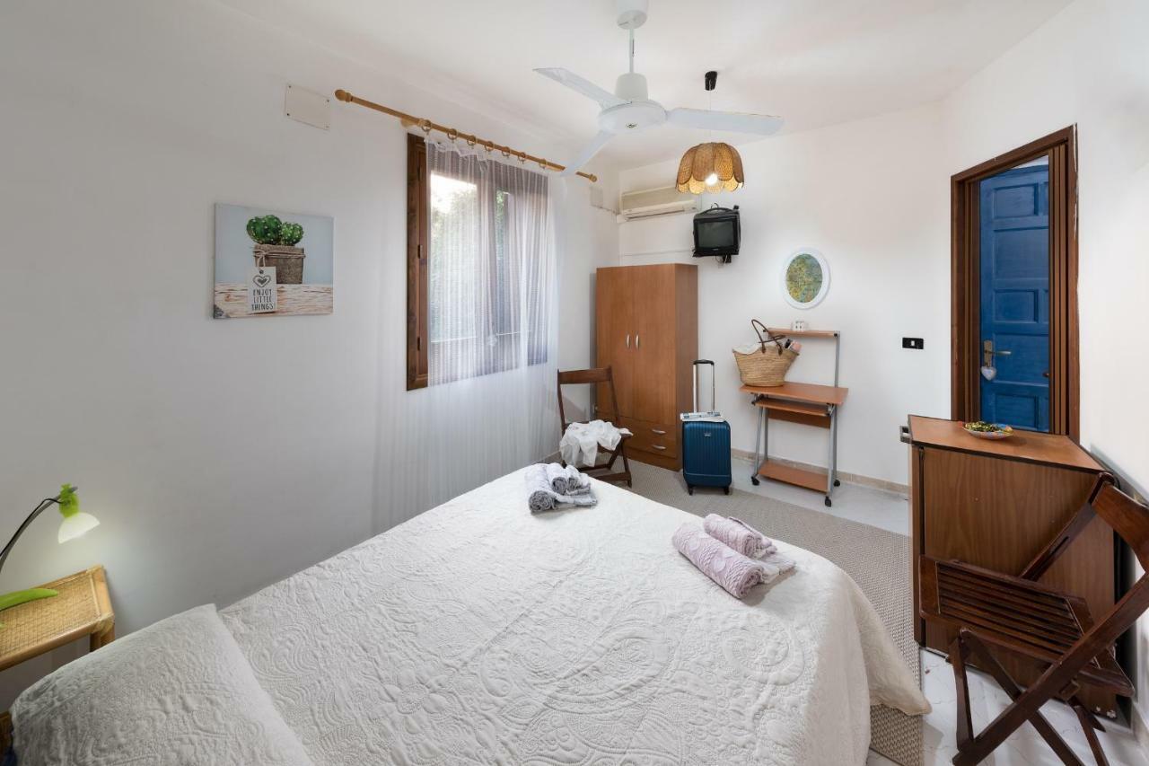 B&B Villa Il Carrubo 산비토로카포 외부 사진