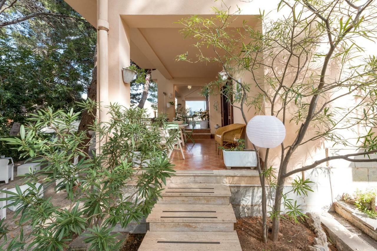 B&B Villa Il Carrubo 산비토로카포 외부 사진